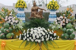 Tôn tượng Bồ-tát Quán Thế Âm được tôn trí tại Học viện PGVN tại Hà Nội