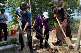 Chùa Bửu Đà khởi công xây cầu nông thôn Vạn Phúc 14 tại xã Tân Hưng Đông, huyện Cái Nước