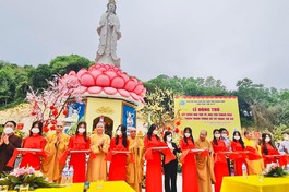 Cắt băng khánh thành đài Bồ-tát Quán Thế Âm tại chùa Trúc Lâm Cô Tô