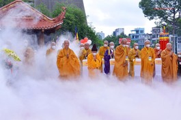 [ẢNH] - Hân hoan tham dự Đại lễ Phật đản sau 2 năm tạm dừng để phòng chống dịch Covid-19