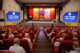 Quang cảnh phiên làm việc đầu tiên của Đại hội đại biểu Phật giáo TP.Hà Nội lần thứ IX tại Cung Văn hóa Hữu nghị Việt - Xô 