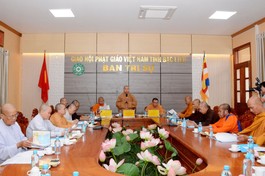 Thượng tọa Thích Giác Nghi chủ trì buổi họp triển khai một số công tác Phật sự quan trọng của Phật giáo tỉnh