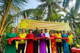 Cắt băng khánh thành cầu Tường Nguyên 463-464 ấp Tân Đức A, X.Tân Bình, H.Mỏ Cày Bắc 