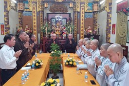 Chư tôn đức, cư sĩ Ban Phật giáo quốc tế tỉnh họp triển khai Phật sự