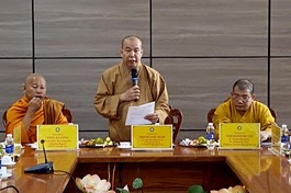Thượng tọa Thích Giác Nghi chủ trì buổi họp của Ban Thường trực Ban Trị sự GHPGVN tỉnh