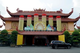 Lễ đài chính của Phật giáo TP.HCM tại Việt Nam Quốc Tự