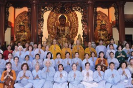 Ban Hộ trì Tam bảo chùa Thiên Tôn, chùa Phật Đà (Q.3), chùa Nhật Tâm (Q.12) cùng chư Tăng thăm các trường hạ TP.HCM