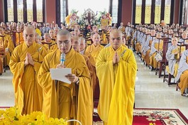 Đại diện hành giả tác bạch tri ân chư tôn đức