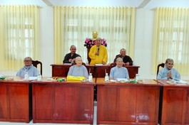 Hòa thượng Thích Thiện Huệ chứng minh và ban đạo từ