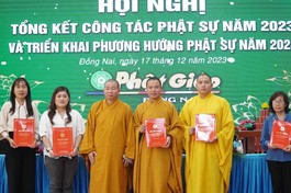 Các thành viên Ban Thông tin - Truyền thông nhận quyết định bổ sung