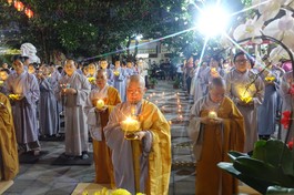 Hoa đăng mừng Khánh đản Đức Phật A Di Đà