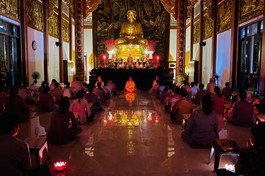  Hoa đăng Kỷ niệm ngày Đức Phật Thích Ca Mâu Ni thành đạo