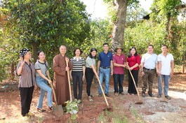 Thực hiện động thổ xây dựng phòng học Trường Mầm non Hoa Ban - xã Đắk Ngo