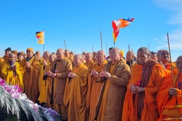 Lễ cầu nguyện quốc thới dân an trên đỉnh Fansipan - TP.SaPa được tổ chức hàng năm