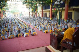 Khóa tu Bát Quan trai của Phật tử tại chùa Bằng