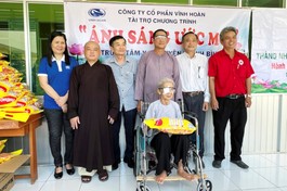 Tổ đình Kim Cang (Long An) tổ chức phẫu thuật mắt cho người nghèo tại Bệnh viện Thanh Bình