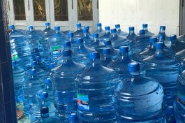  Tổ đình Từ Nghiêm (Q.10, TP.HCM) tổ chức tặng nước lọc đến bà con vùng bị hạn