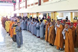 Đạo tràng chùa Từ Quang cung đón chư tôn đức quang lâm tham dự Đại lễ Vu lan