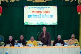 Thượng tọa Thích Tĩnh Triệt chủ trì buổi họp