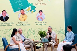 Ông Nguyễn Ngọc Tuấn (thứ 2 từ phải qua) tại buổi giao lưu, ra mắt sách - Ảnh: LĐL