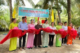 Cắt băng khánh thành cầu bê-tông nông thôn Thọ Giác 30 tại H.Thạnh Phú