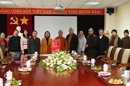 Ban Trị sự Phật giáo tỉnh Lào Cai tặng quà Tết tới lãnh đạo Tỉnh ủy