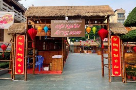 Không gian Phố ông đồ và văn hóa Phật giáo Xuân Ất Tỵ tại Việt Nam Quốc Tự