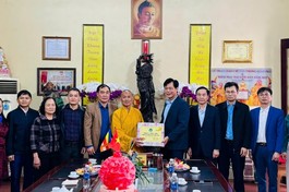  Lãnh đạo Thành ủy, HĐND, UBND, UBMTTQVN TP.Vĩnh Yên chúc Tết tại chùa Tích Sơn