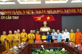 Chư tôn đức Giáo hội thăm và chúc mừng Thành ủy TP.Cần Thơ sau sáp nhập