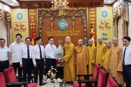 Ông Nguyễn Trọng Nghĩa thăm, chúc mừng chư tôn đức Trung ương GHPGVN