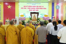 Chư tôn đức và đại diện chính quyền tỉnh, sở tại dâng hương tưởng niệm Đức vua - Phật hoàng Trần Nhân Tông