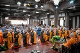 Trưởng lão Hòa thượng Viên Minh quang lâm tu viện Khánh An nhân kỷ niệm 120 năm thành lập 