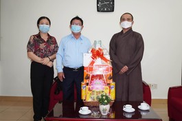 Ông Vũ Mạnh Hải thăm, chúc mừng Phật đản tại tòa soạn Báo Giác Ngộ