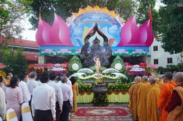 Trang nghiêm tưởng niệm 59 năm Bồ tát Thích Quảng Đức vị pháp thiêu thân và Đại lễ Phật đản Phật lịch 2566 