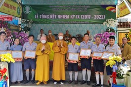 Hòa thượng Thích Chơn Không, Hòa thượng Thích Duy Trấn trao khen thưởng đến các cá nhân 