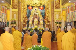 Chư tôn đức Phật giáo quận 3 bố-tát tại chùa Minh Đạo