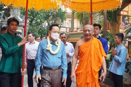 Ông Chhit Sokhon, Bộ trưởng Bộ Lễ nghi và Tôn giáo Vương quốc Campuchia thăm chùa Candaransi