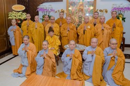 Chư tôn đức Phật giáo quận 3 khánh chúc Đại lão Hòa thượng Thích Đức Nghiệp, Phó Pháp chủ kiêm Giám luật Hội đồng Chứng minh GHPGVN tại tổ đình Vĩnh Nghiêm