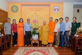 Đoàn Quận ủy, Ủy ban Nhân dân, Ủy ban MTTQVN quận 3 thăm chúc mừng đến Hòa thượng Chủ tịch Hội đồng Trị sự