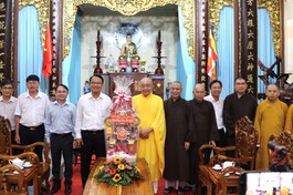 Đại diện lãnh đạo tỉnh Bình Thuận thăm, chúc mừng năm mới đến chư tôn đức Tăng Ni Phật giáo tỉnh Bình Thuận