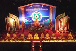 Lễ Phật thành đạo tại chùa Pháp Hoa