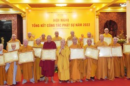 Hòa thượng Thích Thiện Nhơn, Chủ tịch Hội đồng Trị sự trao giáo chỉ tấn phong đến chư tôn đức giáo phẩm Phật giáo quận 3