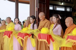 Cắt băng khánh thành tịnh xá Ngọc Thiền 