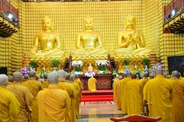 Chư Tăng Q.10 Bố-tát trong mùa An cư kiết hạ