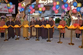 Lễ cắt băng khai mạc Hội chợ văn hóa Phật giáo với chủ đề "Hương đất" tại chùa Phổ Quang, Q.Tân Bình, TP.HCM do Ban Văn hóa GHPGVN TP.HCM tổ chức
