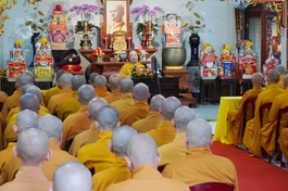 Sau lễ Bố-tát, Tăng Ni Q.3 vân tập tại trường hạ chùa Hưng Phước để sinh hoạt Tăng sự mùa An cư kiết hạ