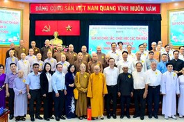 Lãnh đạo quận 10 gặp mặt chức sắc, chức việc các tôn giáo trên địa bàn quận bên thềm Xuân Ất Tỵ - 2025