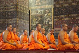 "Bất cứ con ăn ở nơi nào, hãy chăm sóc nó như nhà của con. Như thế, con có thể tìm thấy hạnh phúc bất cứ nơi nào con sống và bất cứ nơi nào con đến"