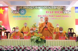 Thượng tọa Thích Truyền Cường phát biểu tại phiên trù bị Đại hội đại biểu GHPGVN quận 5