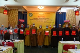 Thành viên Ban Trị sự Phật giáo quận 5 nhiệm kỳ X nhận quyết định chuẩn y nhân sự 